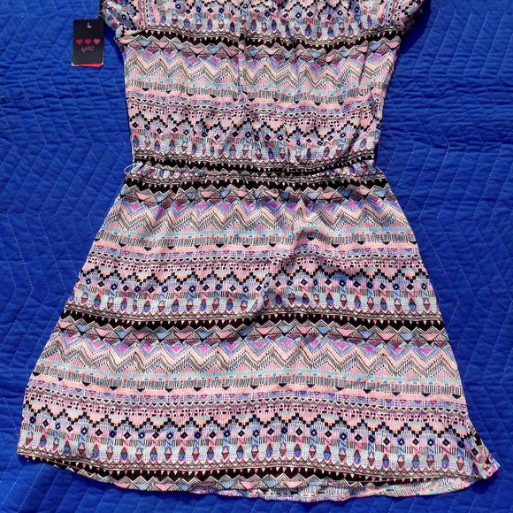 Big Strike USA Geometric Print Cap Sleeve Dress - Size M - Picture 4 of 4